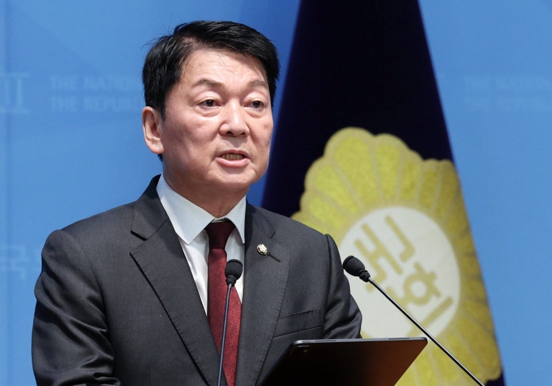 ‘反韓’ 깃발 든 <b>안철수</b>…“복당 운동권에 공천 주지 말아야”
