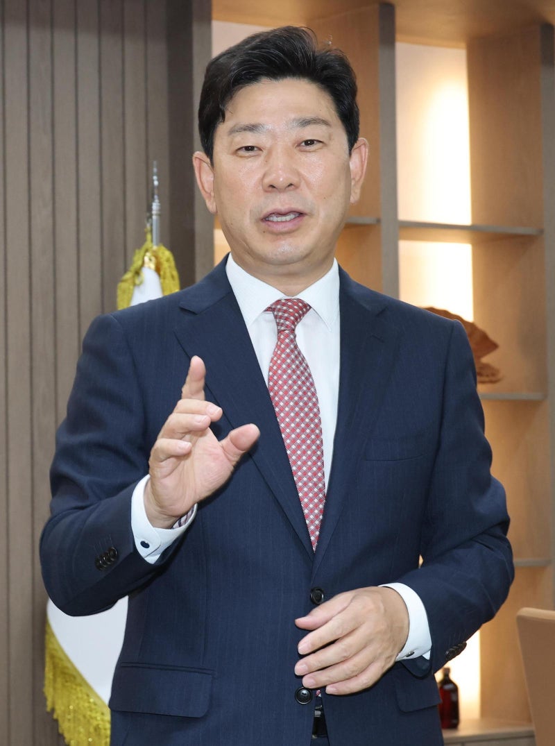 [초대석]“AI-첨단 소재 키워 포항 철강 재도약”