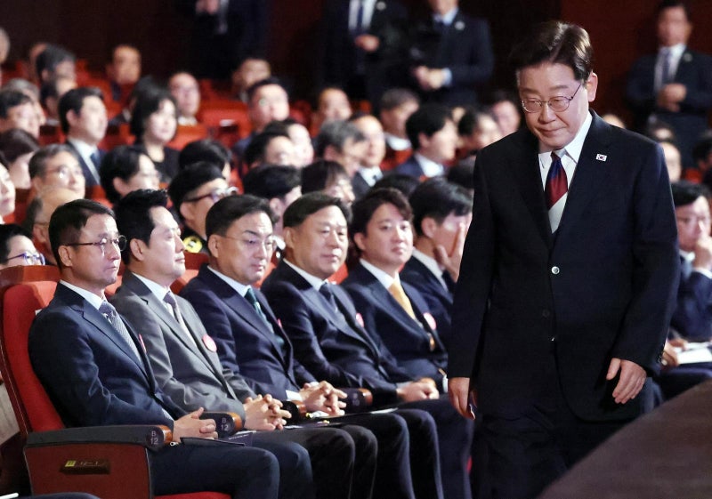 與, 연임용 개헌 주장 일축… 野 “지지율 하락 국면전환 의도”