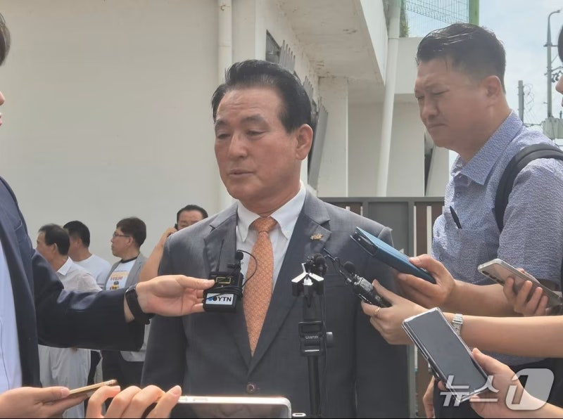‘명함 넣은 명절선물’ <b>백성현 논산시장</b>, 1심 <b>당선무효형</b>