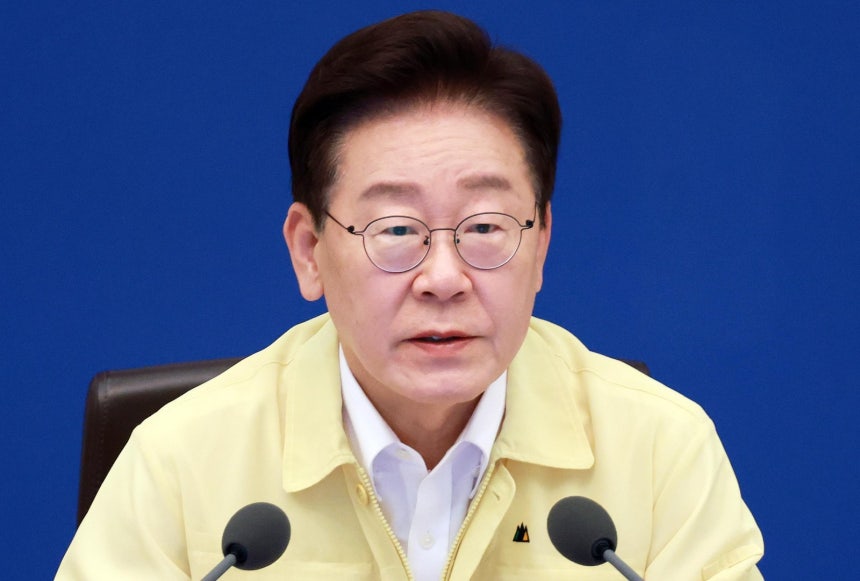 [서울=뉴시스] 김진아 기자 = 이재명 대통령이 20일 청와대에서 열린 수석보좌관회의에서 발언하고 있다. 2026.08.20. bluesoda@newsis.com