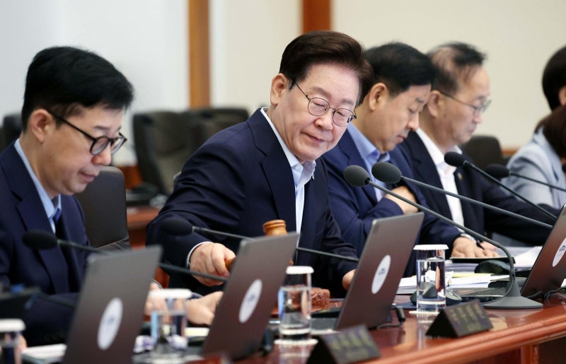 李 “<b>경찰</b> 기강해이·무책임 심각…어떻게 <b>개혁</b>할지 구상하라”