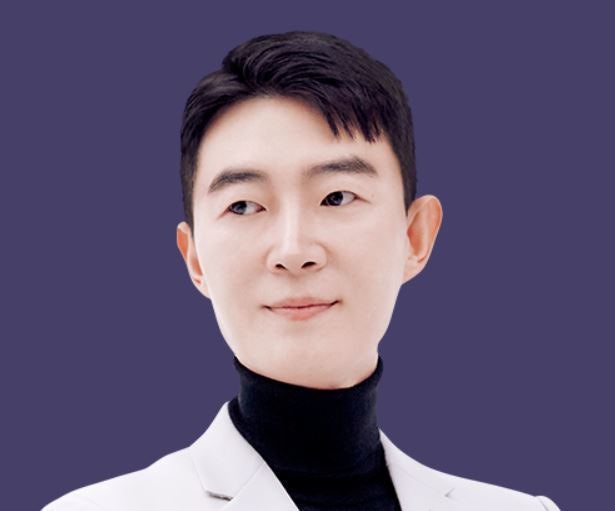 ‘교사와 <b>문항거래</b>’ 일타강사 <b>현우진</b> 1심 <b>무죄</b>