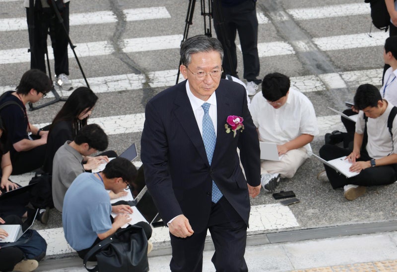 정성호 “대통령 공소취소, 검찰이 판단해야 할 문제”