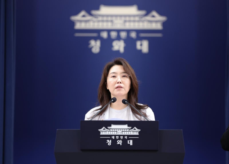 [속보]靑, <b>손봉기 대법관</b> 후보자 <b>반려</b>…“대법원장에 재제청 요구”