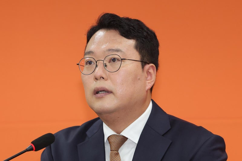 <b>천하람</b> “개혁신당, 기득권과 타협 대신 홀로서기…새 지도부 중심 <b>쇄신</b>...