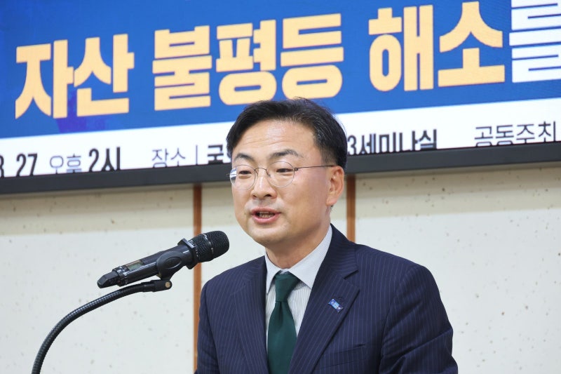 <b>조국혁신당</b> “김용범 이어 <b>이억원</b> 금융위원장도 <b>사퇴</b>하라”