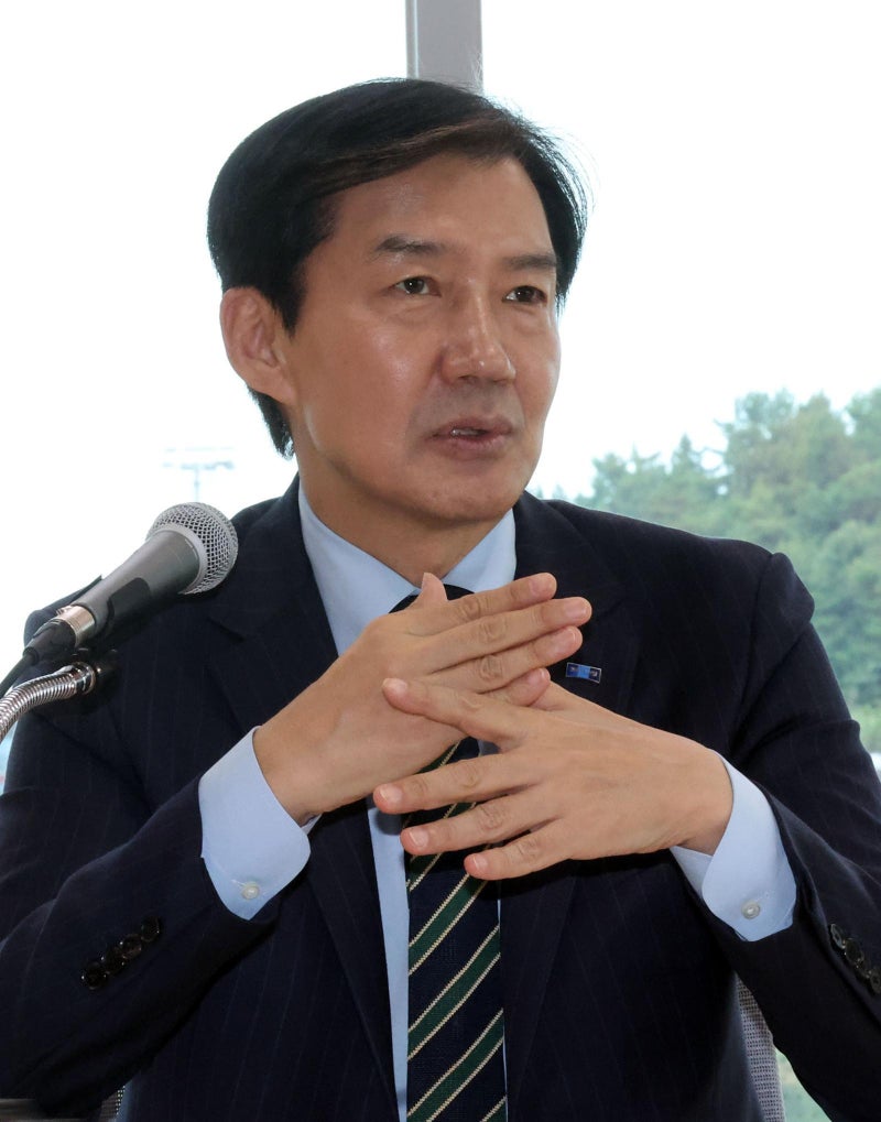 조국, 연일 李 겨냥 쓴소리에… 靑내부 “낙선후 존재 알리기”
