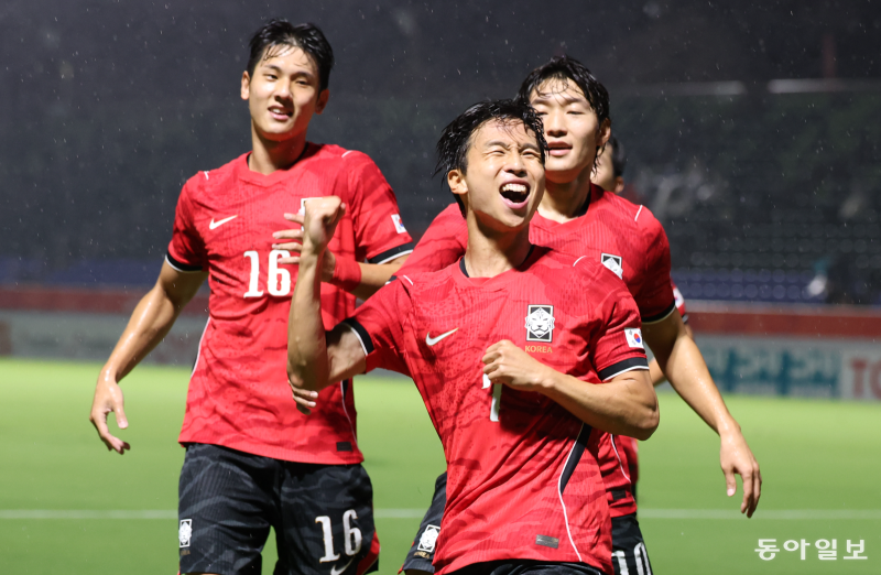 ‘<b>엄지성 해트트릭</b>’ <b>AG</b> 태극전사 카타르에 4-1 완승