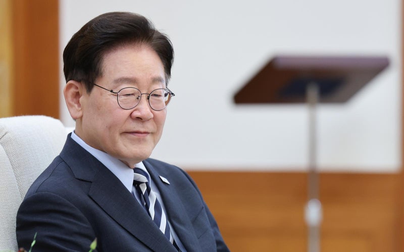 李<b>대통령 기자회견</b> 30분 연기…오전 10시 30분 시작