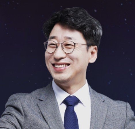 <b>청와대</b> 신임 <b>대변인</b>에 김성완 시사평론가 임명