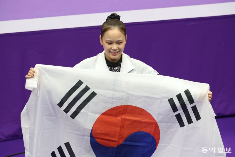 ‘도마 여왕’ <b>여서정</b> 또 <b>금메달</b>…여홍철 반열에 섰다