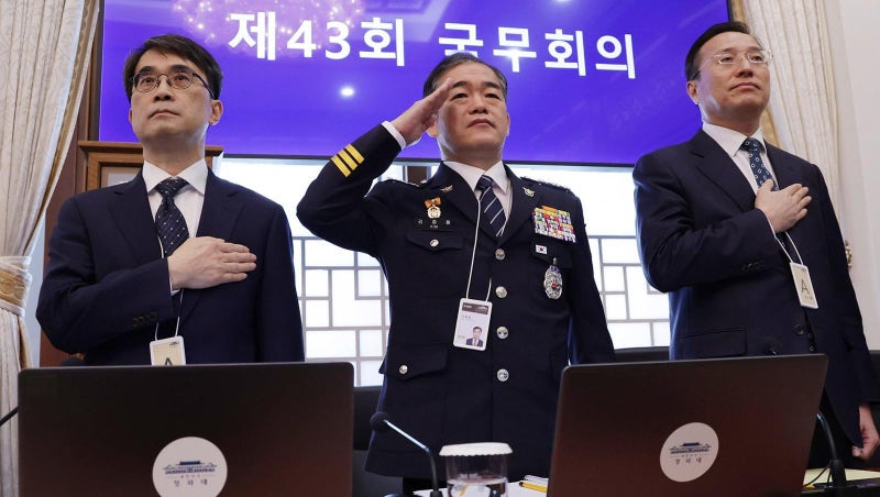 [사설]공소·중수·경찰청장은 국무회의 참석 않는 게 옳다