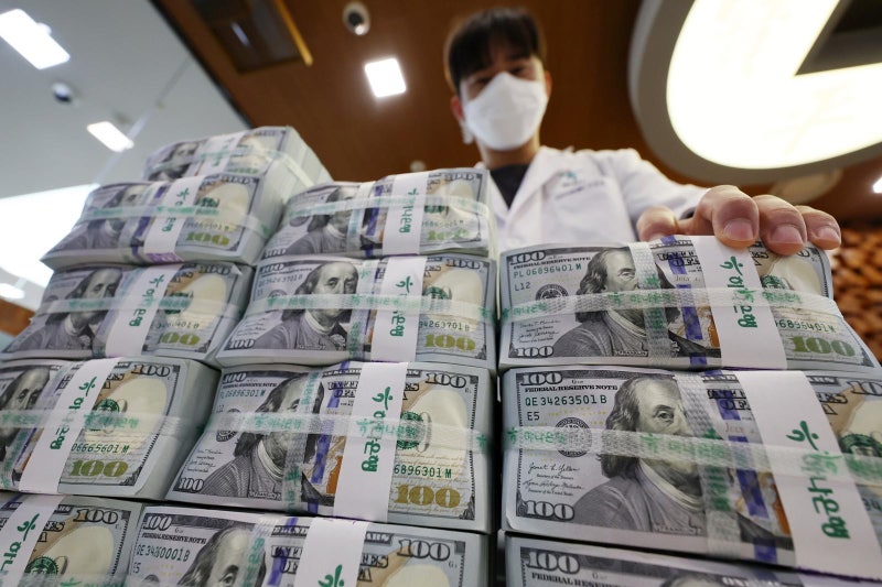 대미 투자 본격화되며 외환보유액 17억달러↓… 넉달 만에 감소 전환