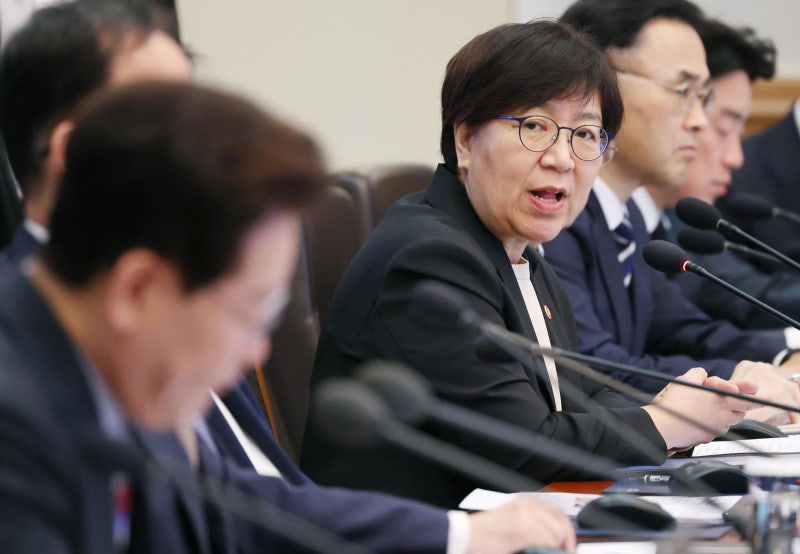 홀몸-요양원 어르신 돌보는 AI… 내년 400가구-12개 시설에 설치
