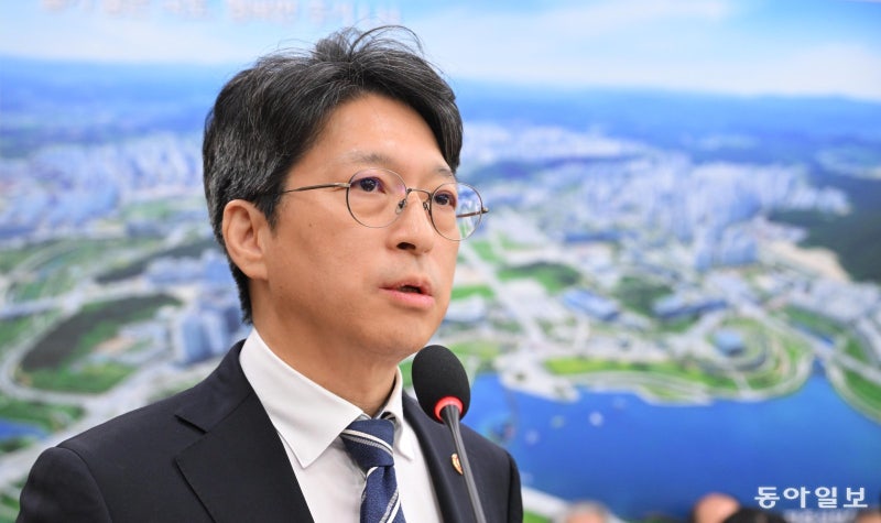野 “文정부때 부동산정책 비판 민간인 사찰” 논란