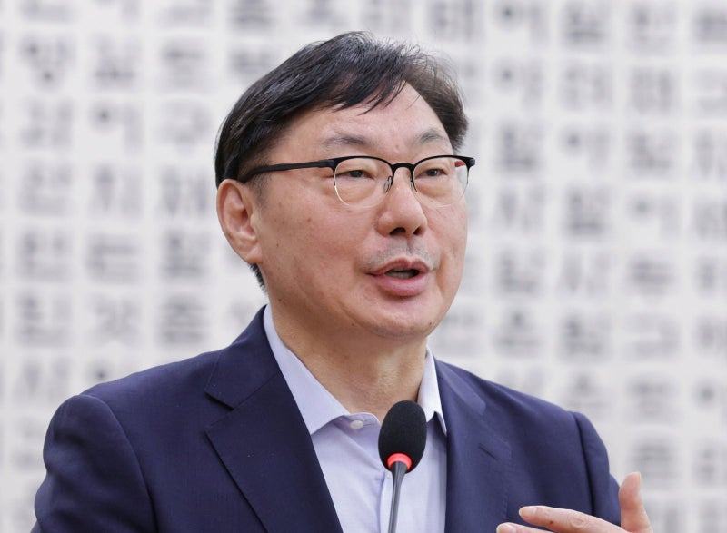 법무부 “이화영, 형기 못채워 가석방 대상 아니다”