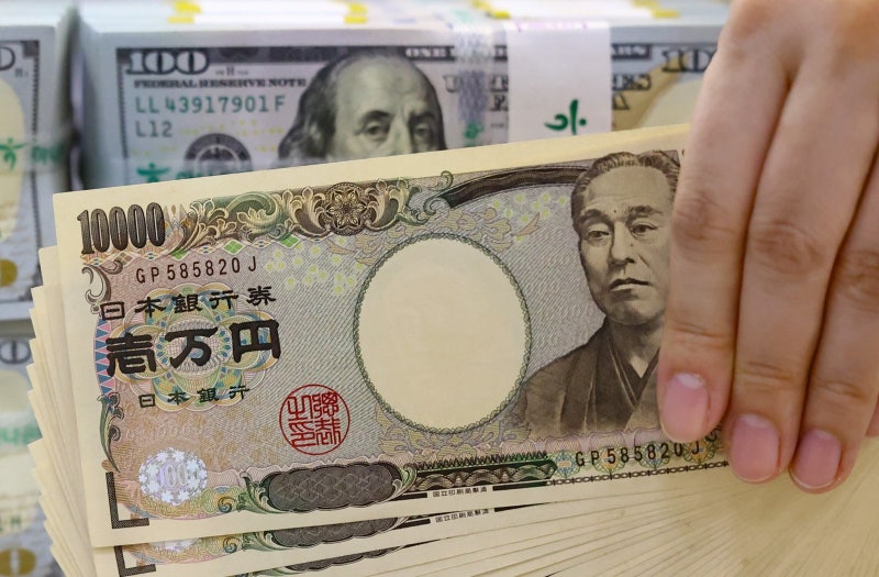18년만의 최저 환율… 엔화예금 6000억 늘고 상승베팅 투자는 손실