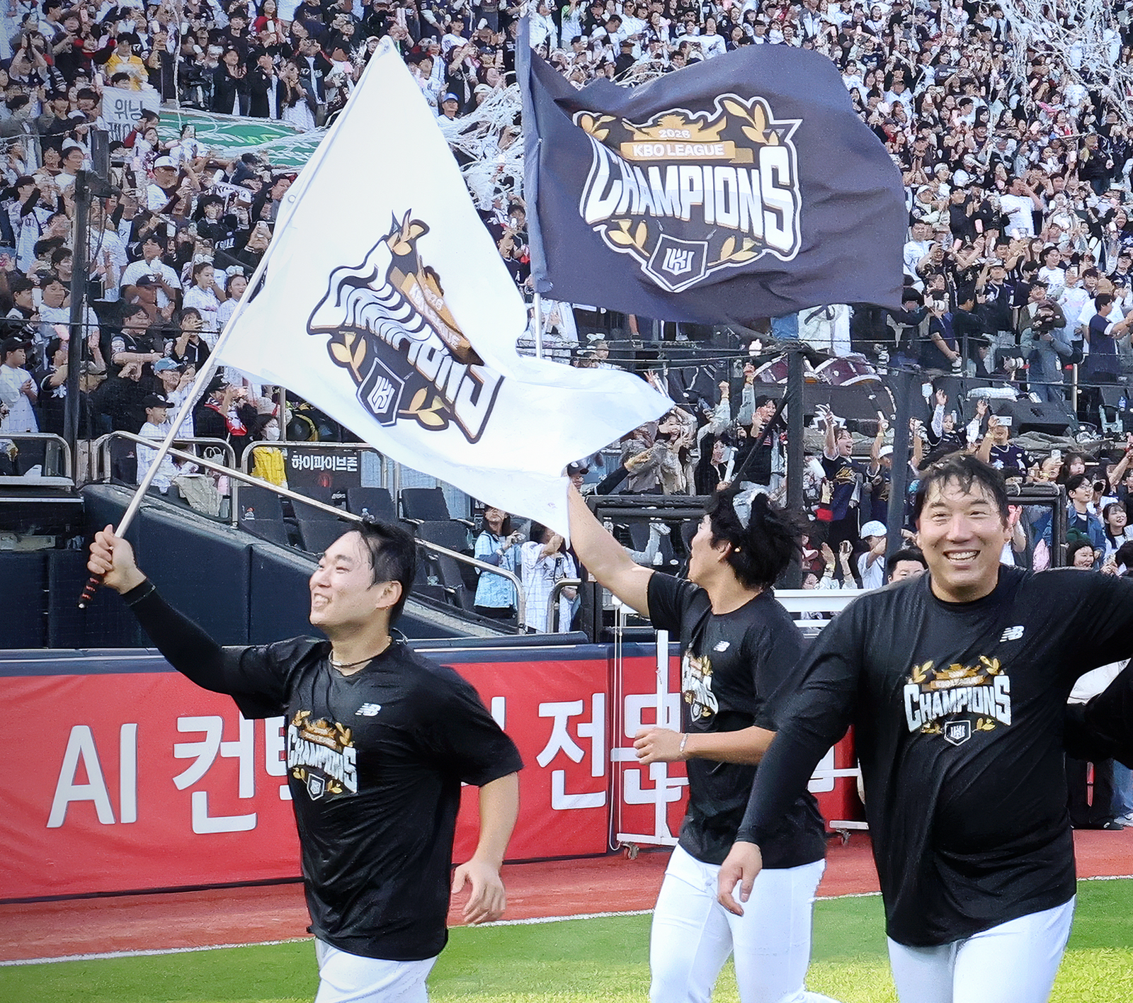 12,770,551명… 야구장은 뜨거웠다