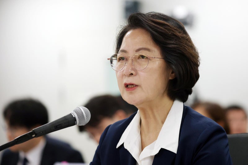 <b>추미애</b> “李 ‘혈세로 호사’ 글, 나를 겨냥한 것 아냐”