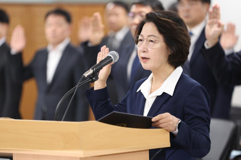 <b>추미애</b> “<b>관사</b>는 전세 계약…관용차는 전임 지사가 매입 결정”