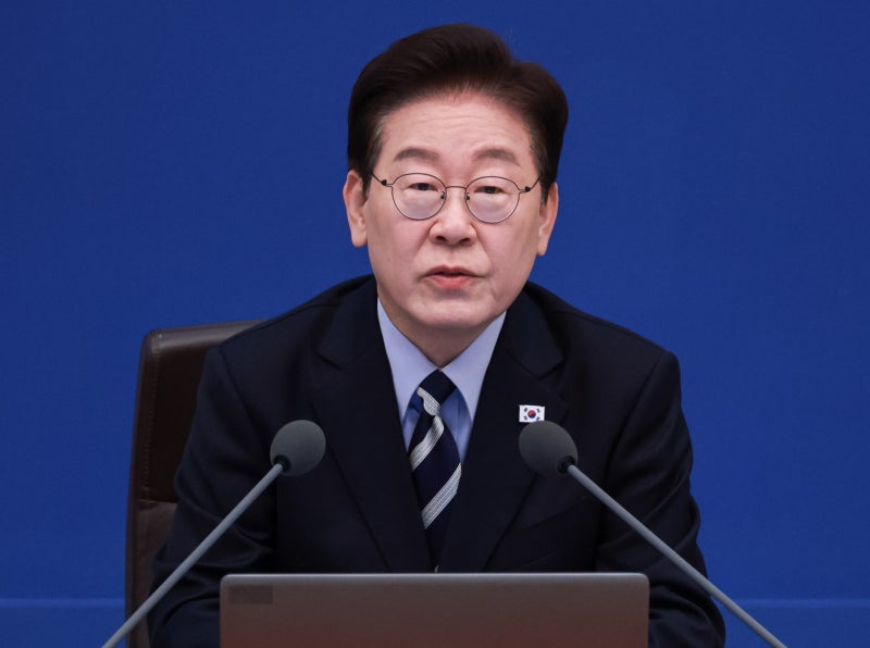 李 “굴종-사대적 외교 지양… 국가간에는 이견 있기 마련”
