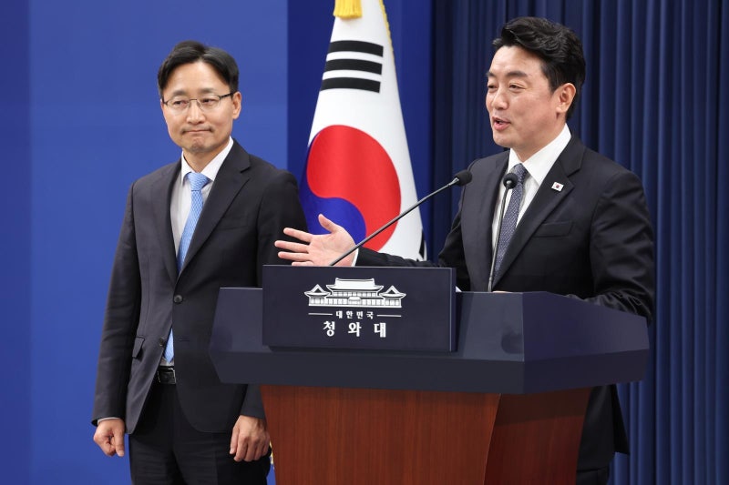 새 靑비서실장에 임광현…처남은 李선거법-대북송금 변호