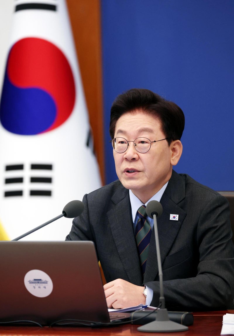 李, 국무회의 참석한 <b>중수청장</b>에 “존재 의의 증명하라”