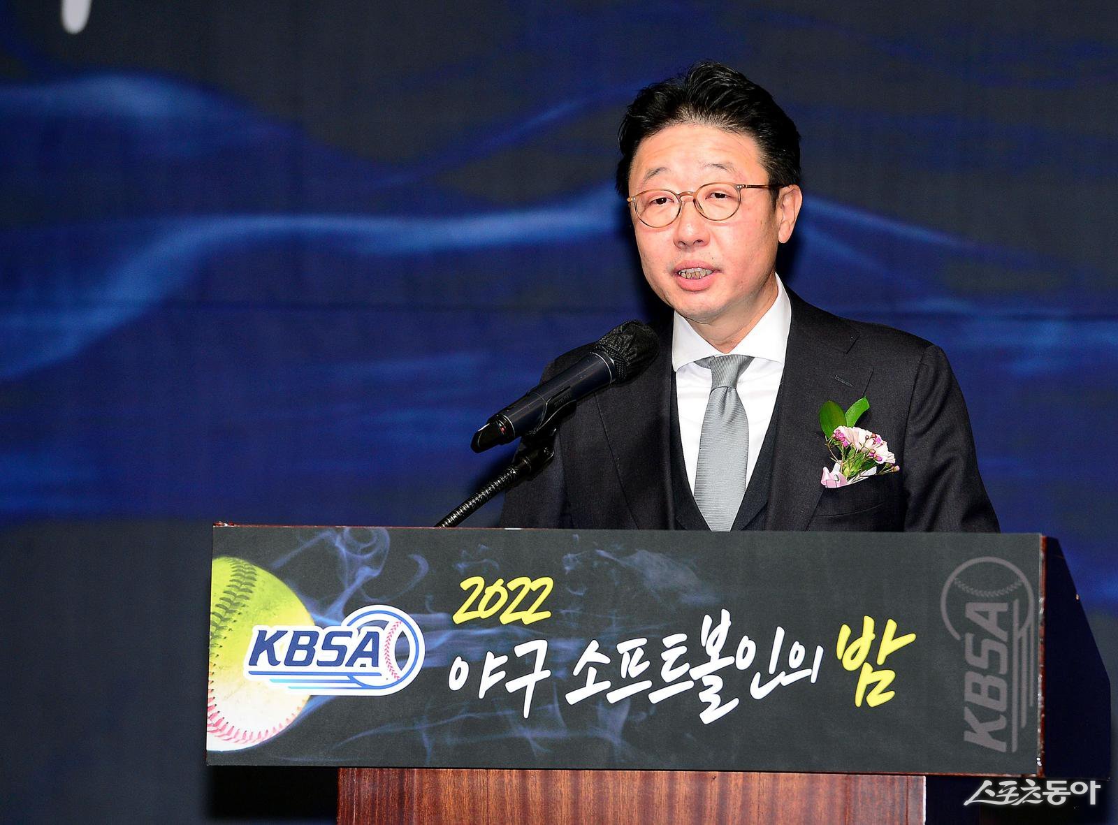 <b>이종훈</b> 前야구협회장, <b>KBO 총재 불출마</b>…허구연 현 <b>총재</b> 단독 입후보 전...