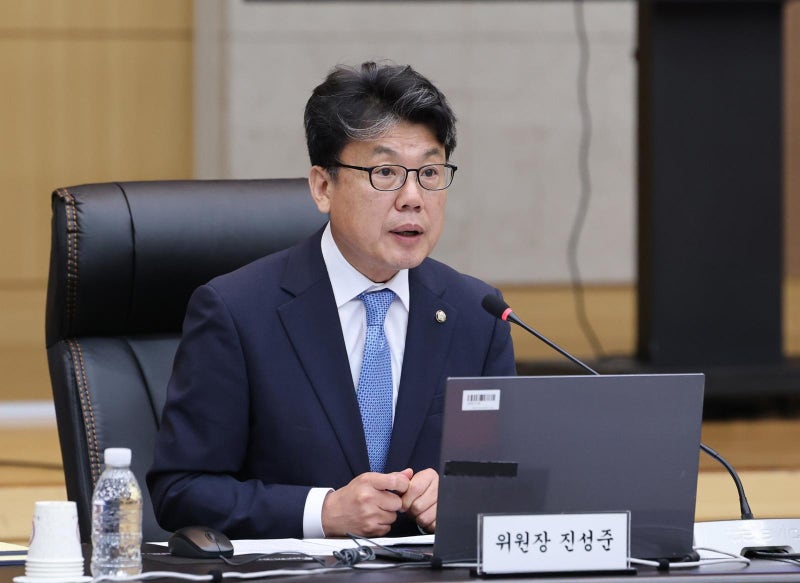 與 <b>진성준</b> 국방위원장도 美<b>비자 거부</b>당해…“강력한 유감 표명”