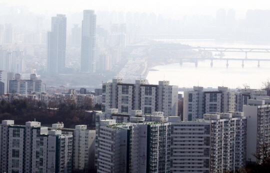 늘어나는 빚…지난해 韓 가계부채, 전세보증금 포함하면 3000조 원 육박