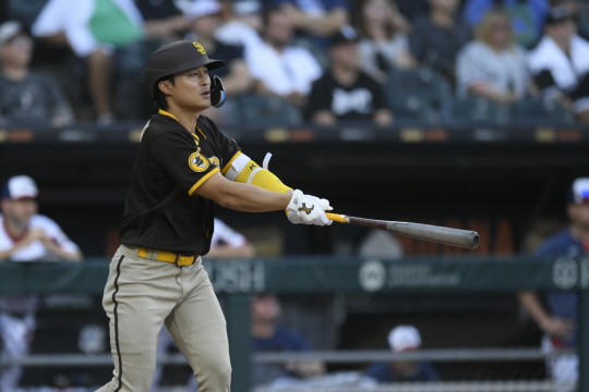 MLB닷컴 “<b>김하성</b>, 2023년 기대 이상으로 활약한 <b>선수</b>”
