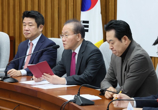 국민의힘, ‘중진’ <b>서병수</b>·<b>김태호</b>에 野 현역 지역구 출마 요청…먹힐까?