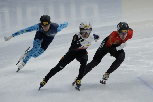 쇼트트랙 서이라, <b>월드컵</b> 6차대회 <b>500ｍ</b> 1차 레이스 <b>금메달</b>