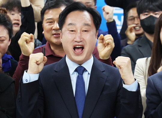 [속보]‘<b>이대생</b> 성상납 발언’ <b>김준혁 의원</b>, 이대측으로부터 피소