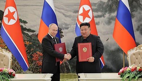[속보]<b>정부</b>, 북러 조약에 “<b>우크라</b> 무기 지원 <b>재검토</b>”
