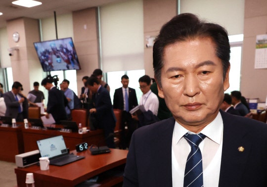 <b>법사위</b>, ‘尹 <b>탄핵</b>청문회’ 김건희 모녀 <b>증인</b>채택…與는 퇴장