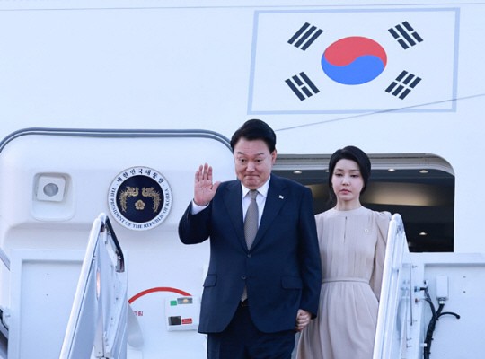 [속보] 윤 <b>대통령</b>, 워싱턴DC 도착…김건희 여사와 바이든 주최 만찬 참석