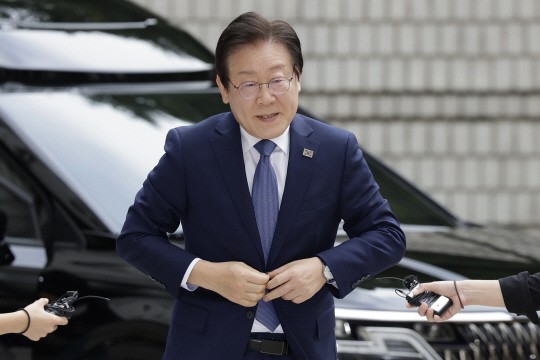 이재명 “상하이도 5억 위안 쿠폰 발행” <b>한동훈</b> “중국식 경제가 목표...