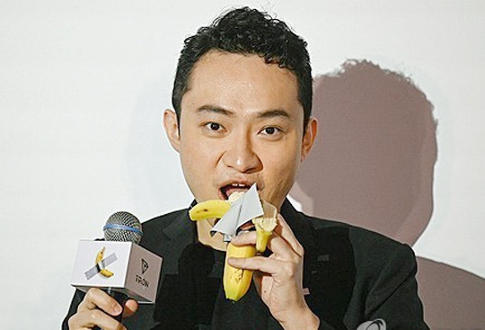 ‘<b>86억 바나나</b>’ 먹어치운 가상화폐 사업가 “맛이 훨씬 좋네요”