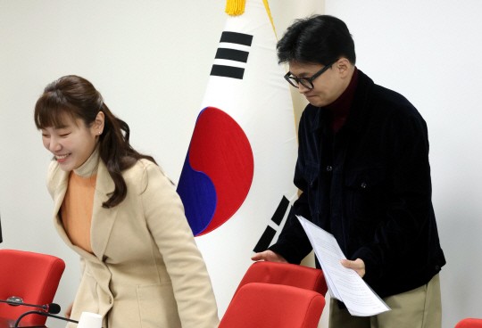 <b>김예지</b>에게 문자 보낸 한동훈…“노고 많았다, 응원한다”