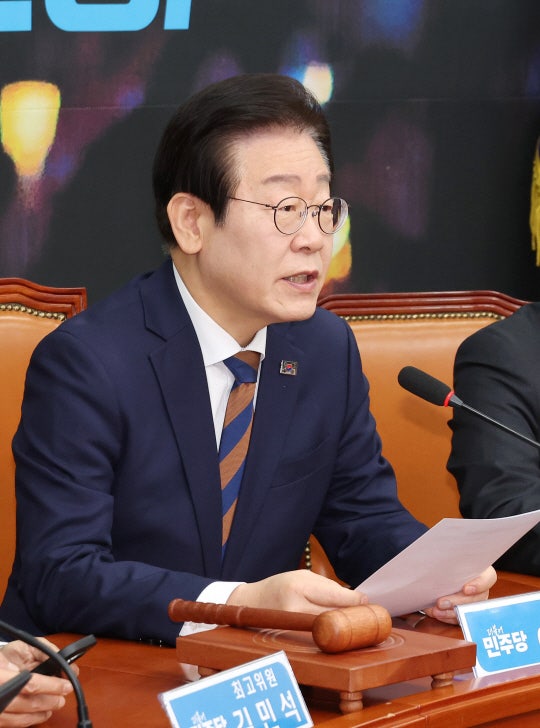 <b>이재명</b> “<b>서부지법 난동</b>사태, 사법부 체계 파괴…용납할 수 없어”