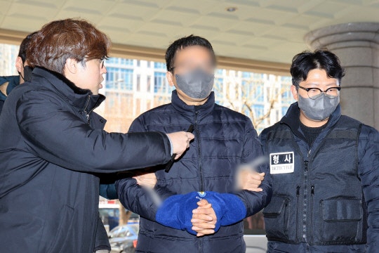 [속보]‘<b>서부지법 난동</b>’ 전광훈 교회 <b>특임전도사 구속</b>…“도망 염려”