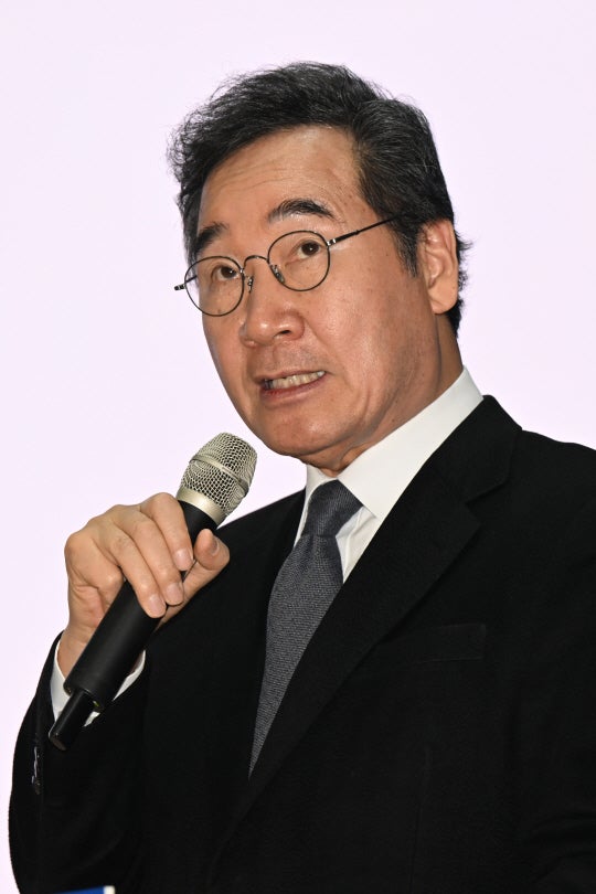 <b>이낙연</b>, ‘<b>신천지</b> 연루설’ 유튜버 상대 <b>손배소</b> 패소