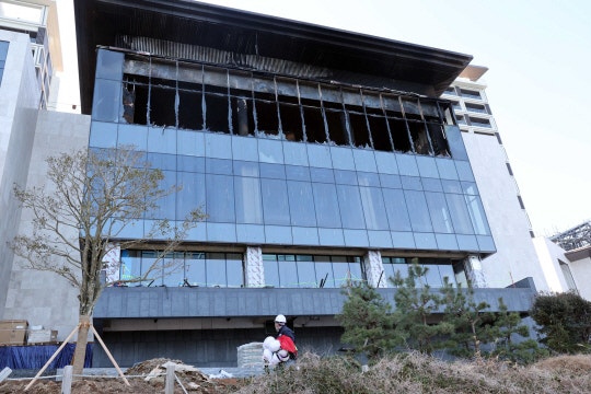 ‘6명 사망’ <b>부산 반얀트리</b> <b>참사</b> 본격 수사…<b>반얀트리</b> “피해자·유가...