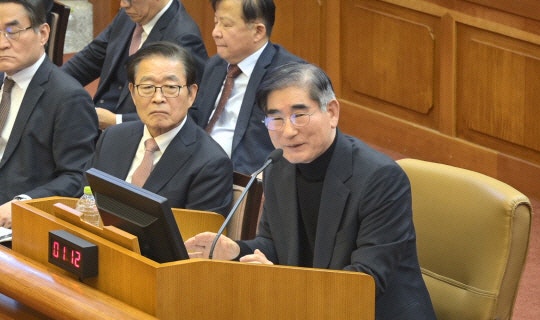 [속보]“검찰 수사기록 헌재 보내지말라” <b>김용현</b>측 신청, <b>법원</b>이 각하