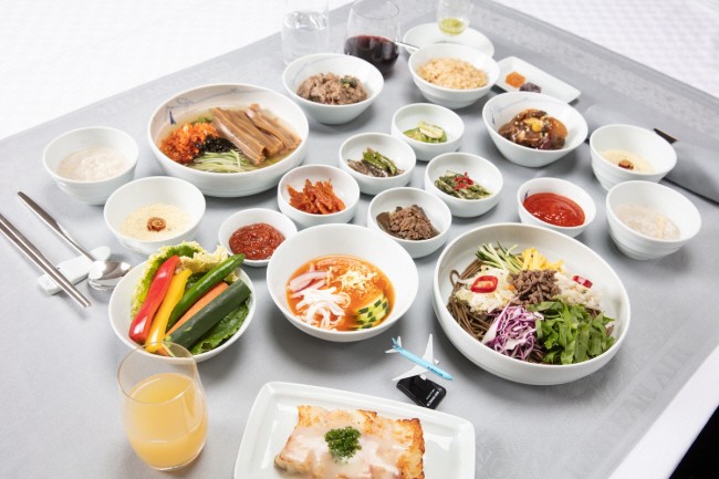 韓 비빔밥·日 초밥·伊 파스타 ‘하늘 위 성찬’ … 독특한 재료·문화 담긴 기내식 ‘여행의 일부’[정주영이 만난 ‘세상의 식탁’]