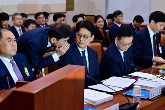 [속보]헌재, <b>이창수</b> 서울중앙지검장 <b>탄핵소추</b> 전원일치 <b>기각</b>