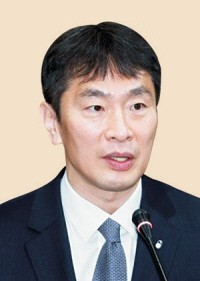 “상법개정안 거부권 반대”… 與와 딴소리 내는 이복현