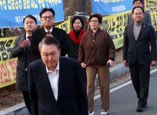[속보]정진석 비서실장 등 <b>대통령실</b> 고위 <b>참모</b> 15명 전원 <b>사의</b>